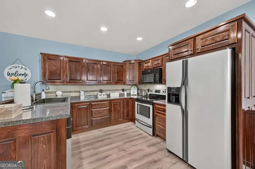 43 Devils Den RD Epworth, GA 30541