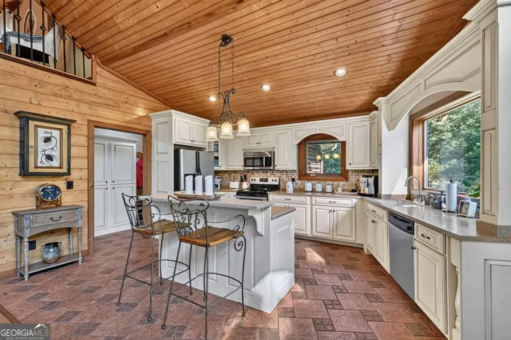 43 Devils Den RD Epworth, GA 30541