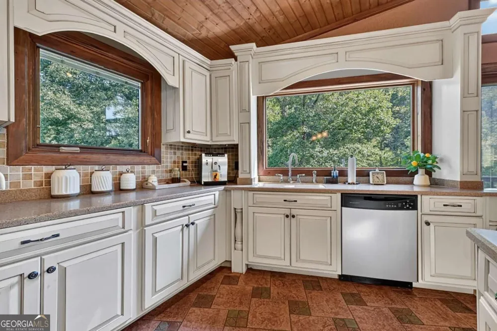 43 Devils Den RD Epworth, GA 30541