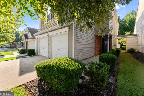 5520 Mountain Top PL