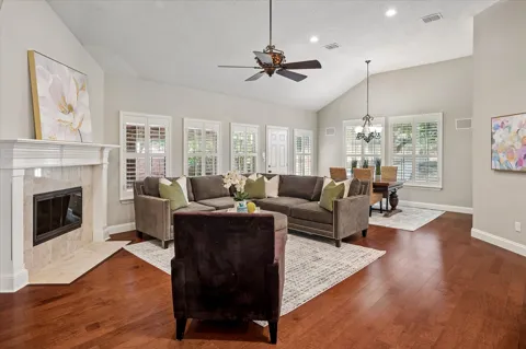 412 Manders Court