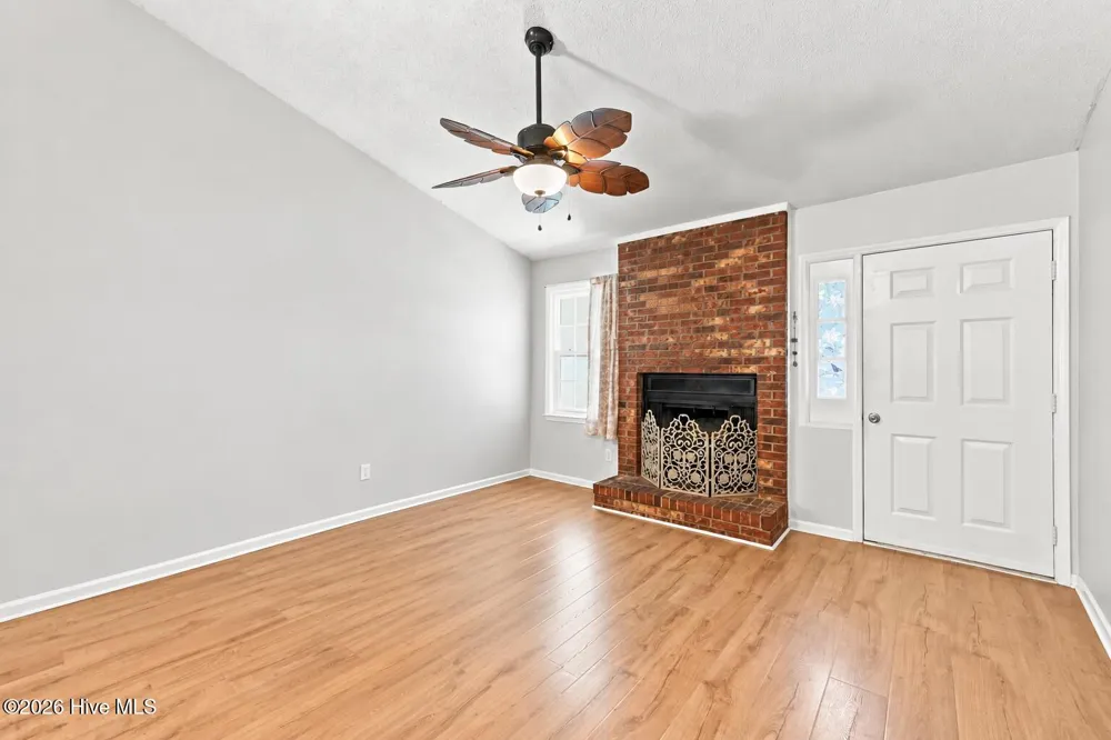 205 Meadow Lane Jacksonville, NC 28546