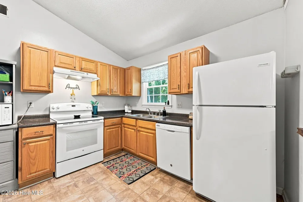 205 Meadow Lane Jacksonville, NC 28546