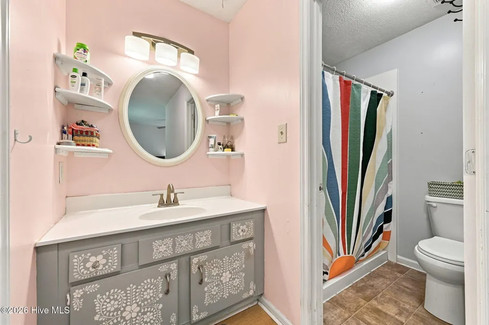 205 Meadow Lane Jacksonville, NC 28546