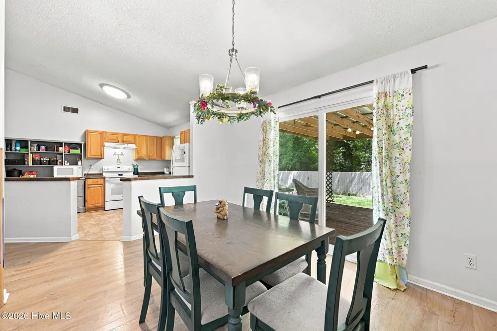 205 Meadow Lane Jacksonville, NC 28546