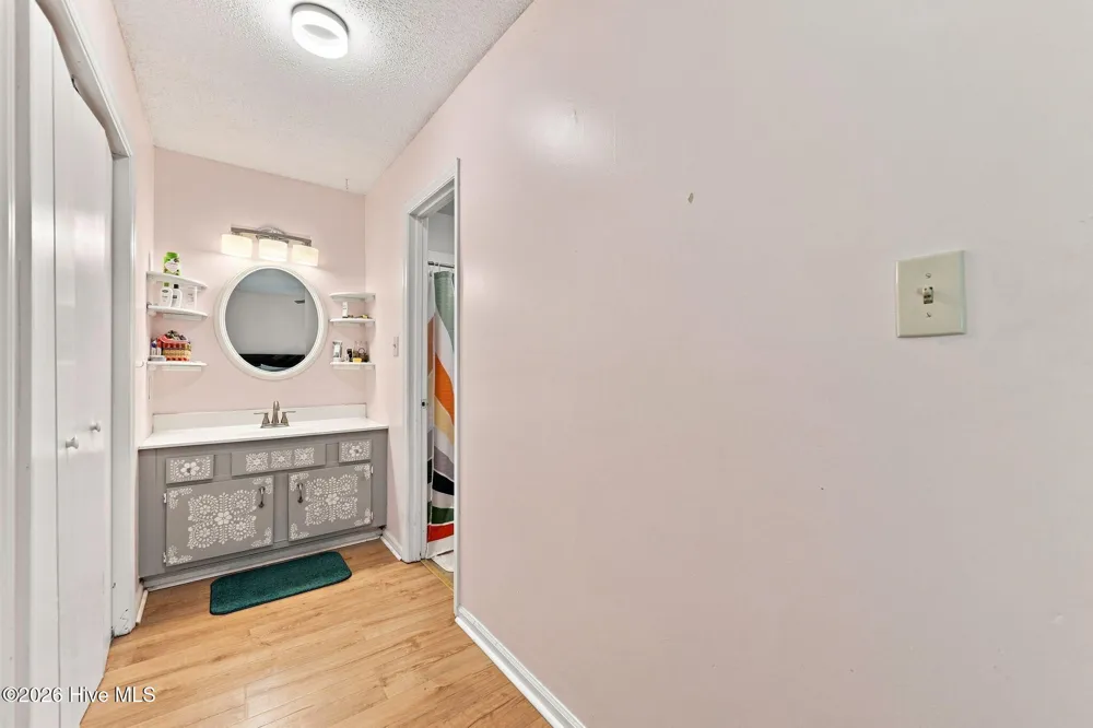 205 Meadow Lane Jacksonville, NC 28546