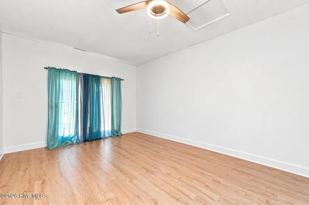 205 Meadow Lane Jacksonville, NC 28546