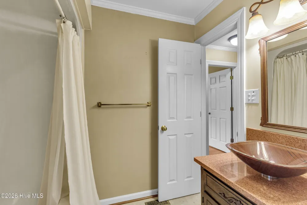 2514 Hickory Street New Bern, NC 28562