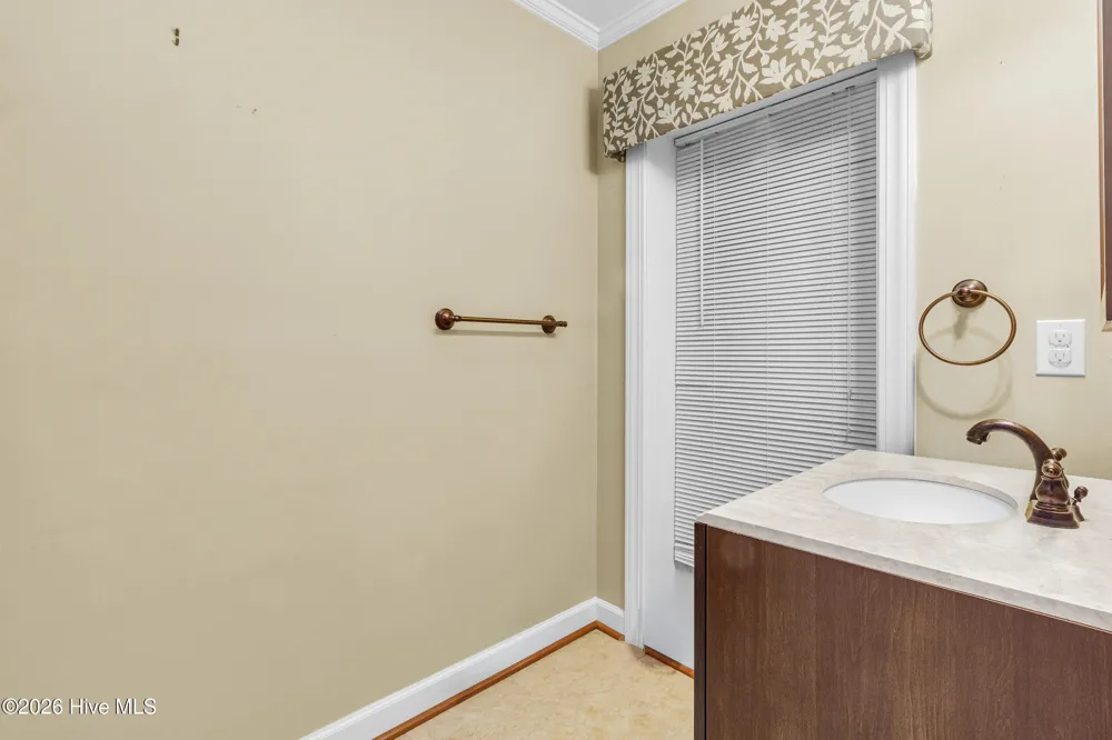 2514 Hickory Street New Bern, NC 28562