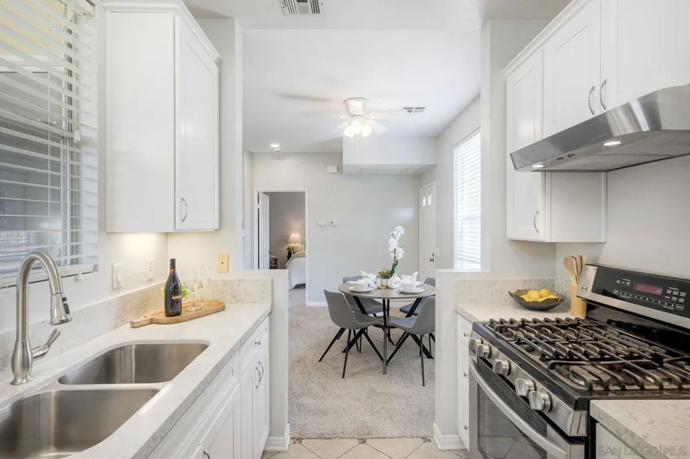 10872 SABRE HILL DRIVE # 282 San Diego, CA 92128