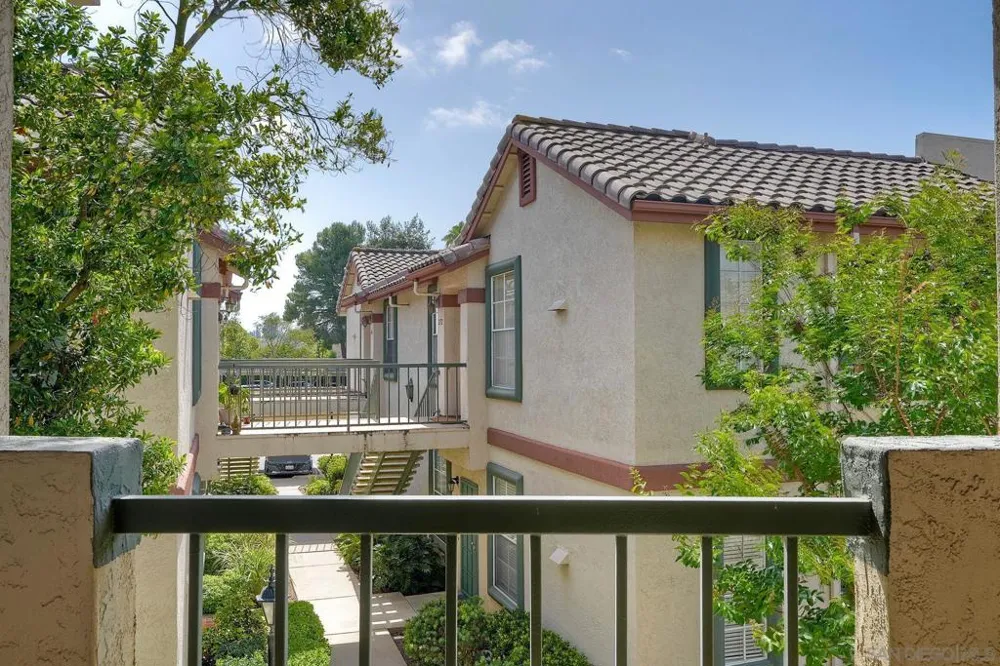 10872 SABRE HILL DRIVE # 282 San Diego, CA 92128