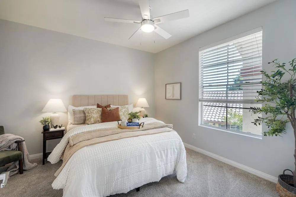 10872 SABRE HILL DRIVE # 282 San Diego, CA 92128