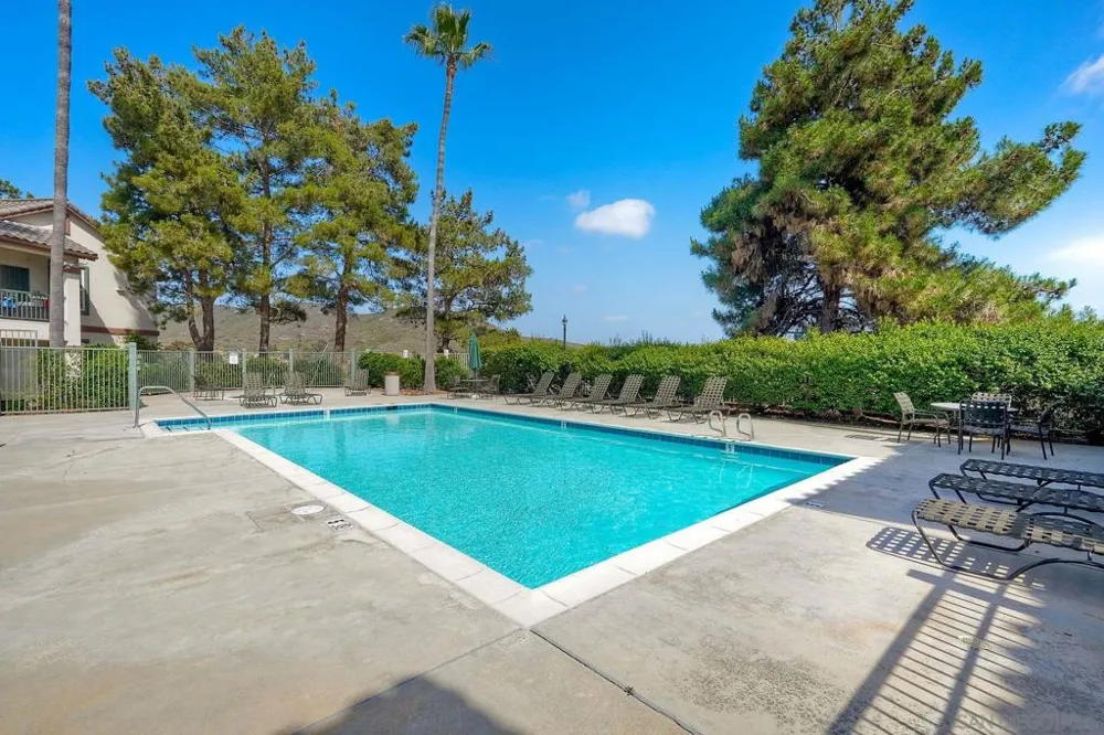 10872 SABRE HILL DRIVE # 282 San Diego, CA 92128
