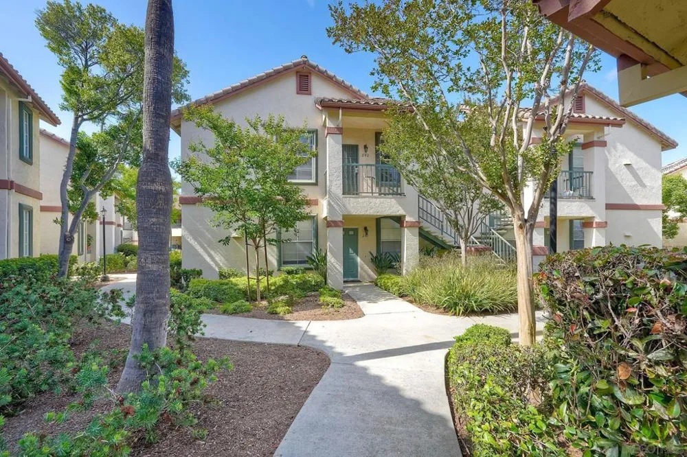 10872 SABRE HILL DRIVE # 282 San Diego, CA 92128