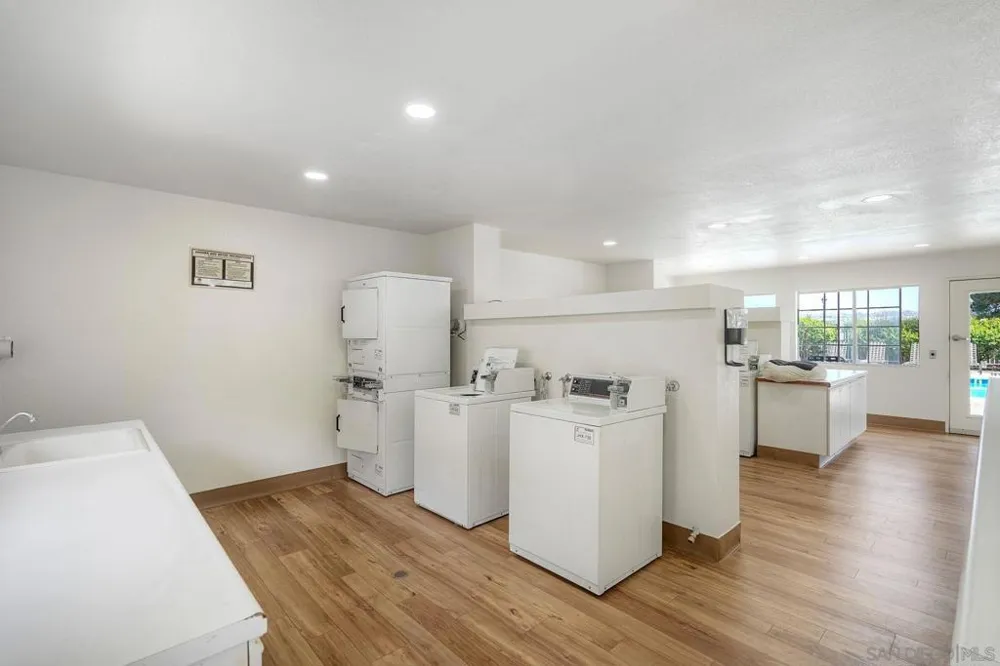 10872 SABRE HILL DRIVE # 282 San Diego, CA 92128
