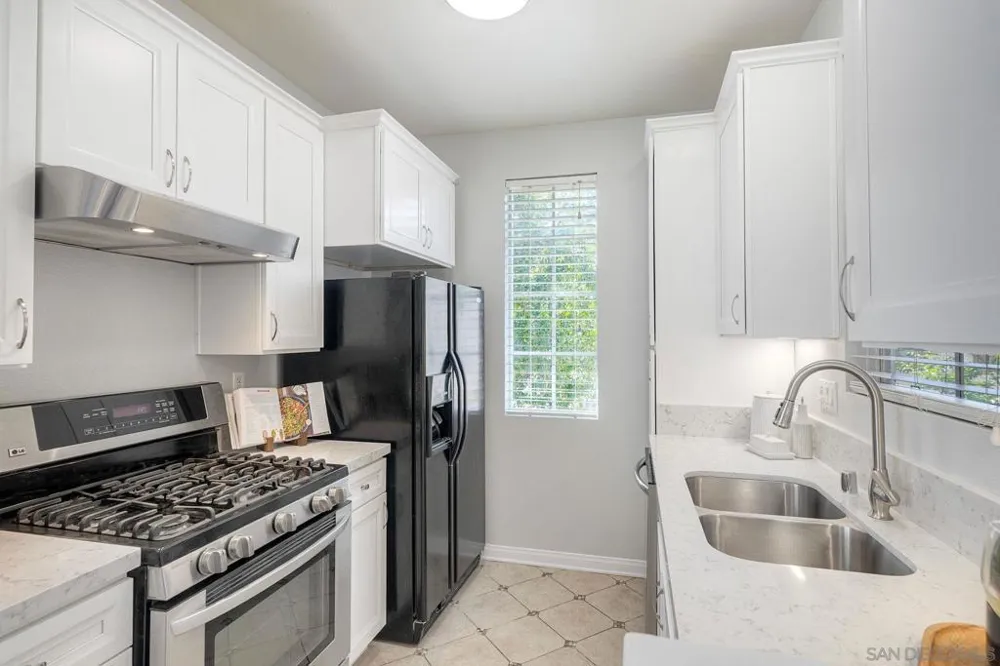 10872 SABRE HILL DRIVE # 282 San Diego, CA 92128