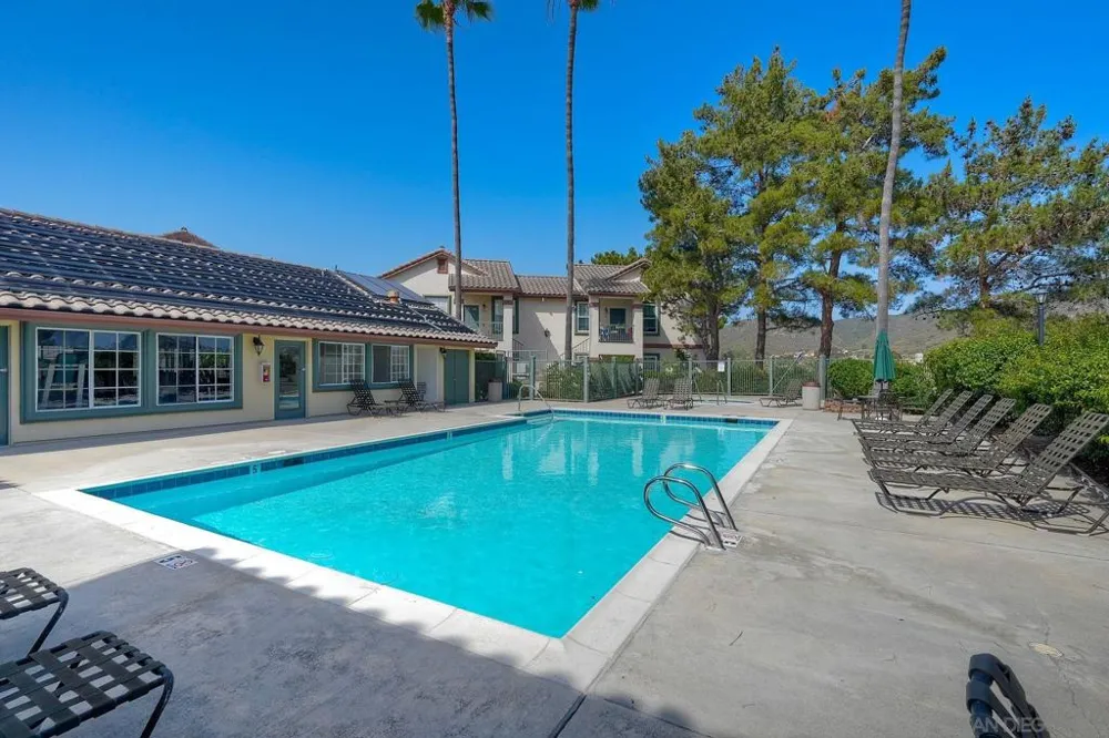 10872 SABRE HILL DRIVE # 282 San Diego, CA 92128