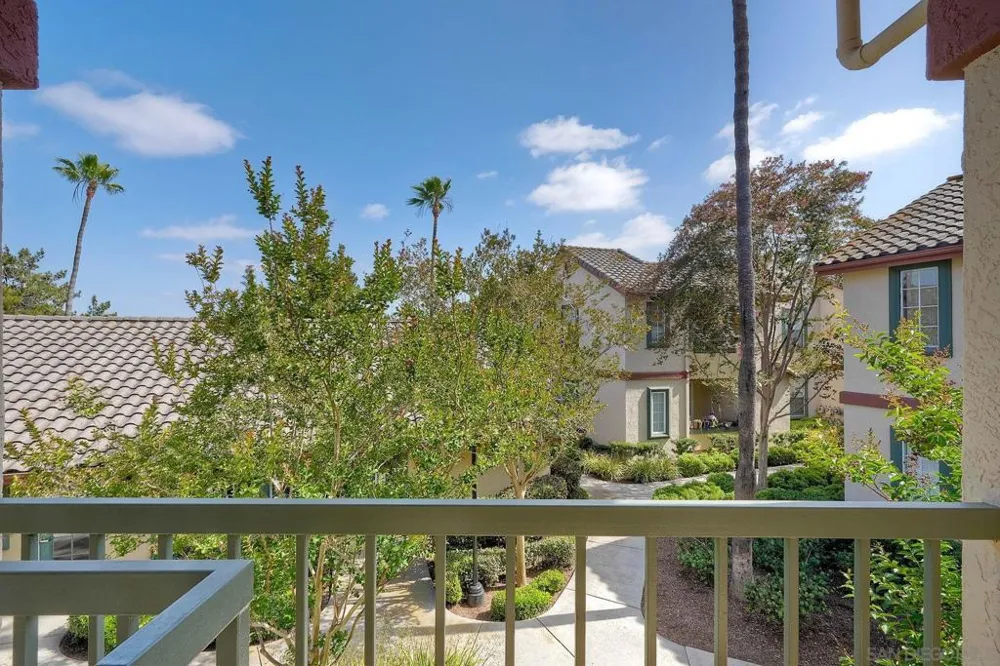 10872 SABRE HILL DRIVE # 282 San Diego, CA 92128