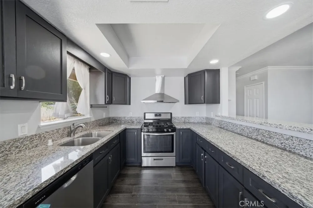 16523 Mackennas Gold Avenue Lake Los Angeles, CA 93591
