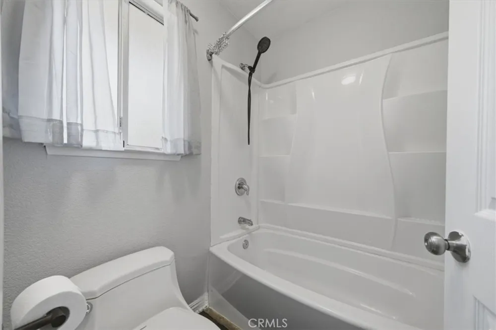16523 Mackennas Gold Avenue Lake Los Angeles, CA 93591