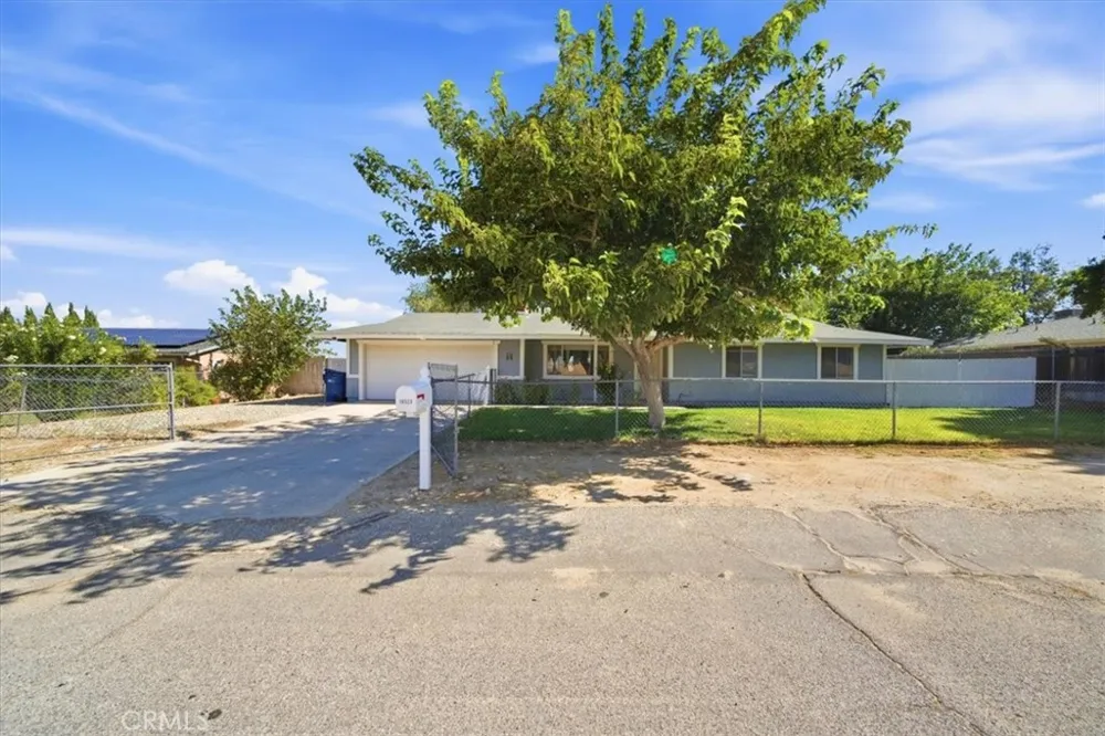 16523 Mackennas Gold Avenue Lake Los Angeles, CA 93591
