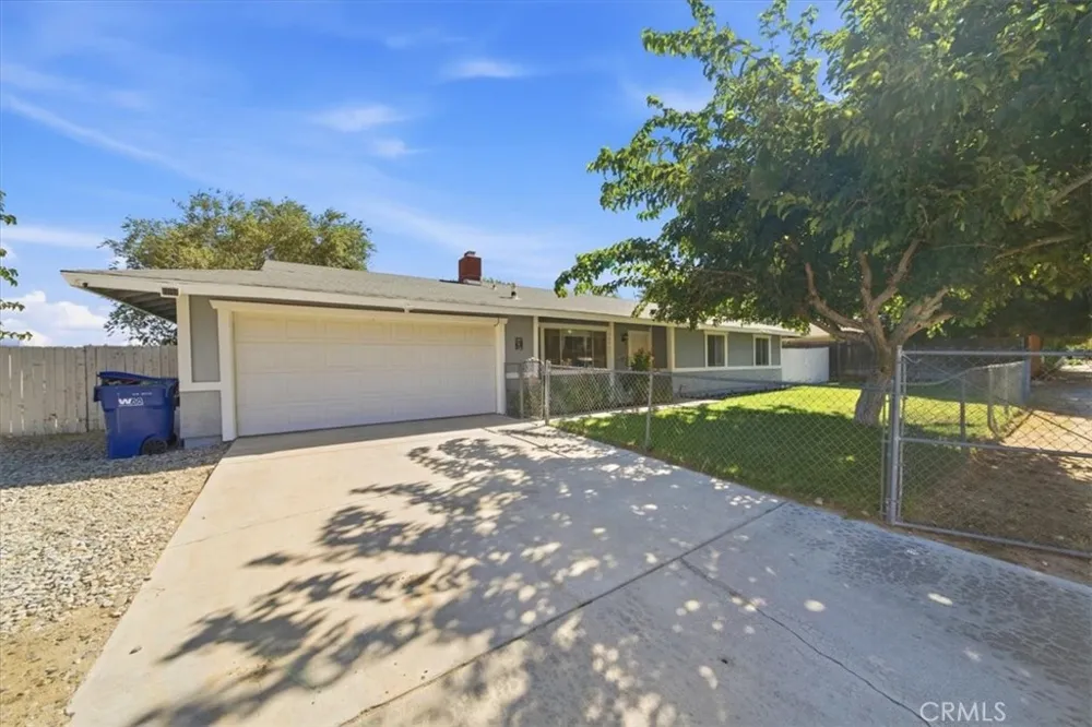 16523 Mackennas Gold Avenue Lake Los Angeles, CA 93591