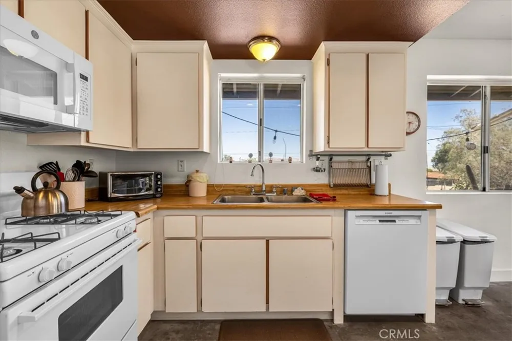 60324 La Mirada Trail Joshua Tree, CA 92252