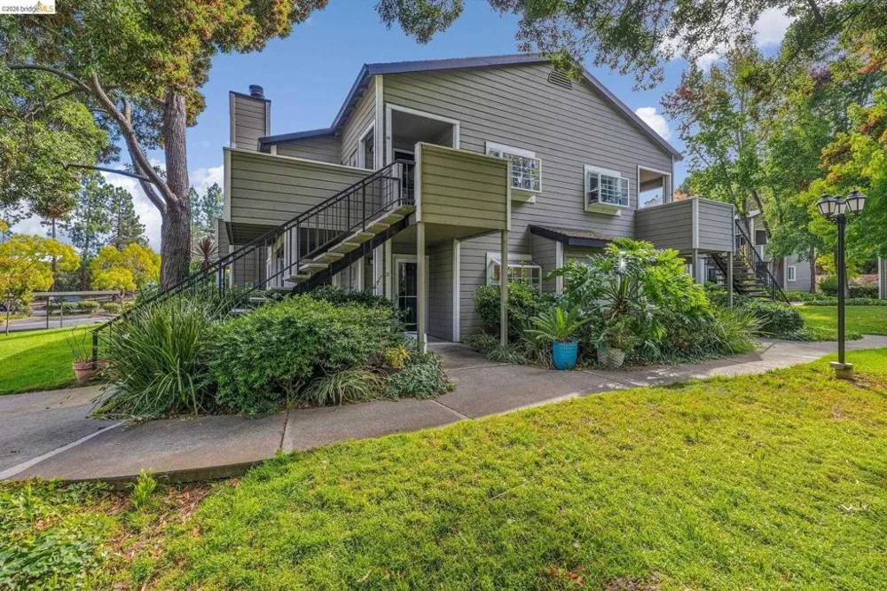 440 Canyon Oaks Dr #D Oakland, CA 94605