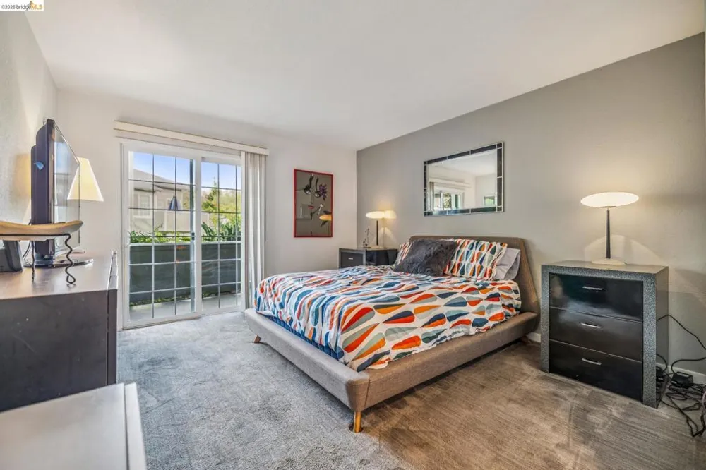 440 Canyon Oaks Dr #D Oakland, CA 94605