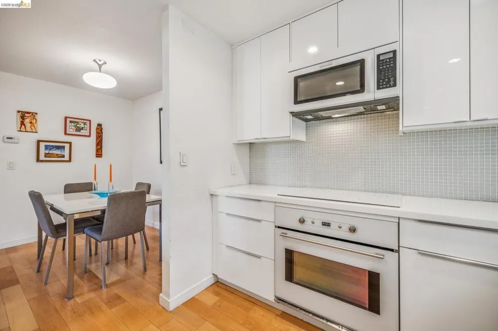 440 Canyon Oaks Dr #D Oakland, CA 94605