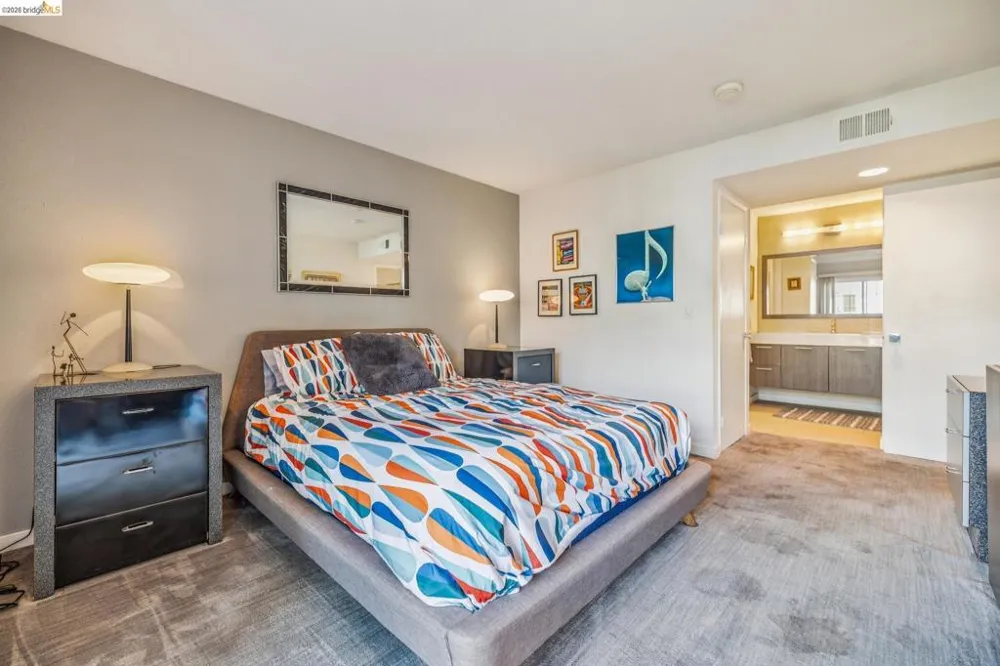 440 Canyon Oaks Dr #D Oakland, CA 94605