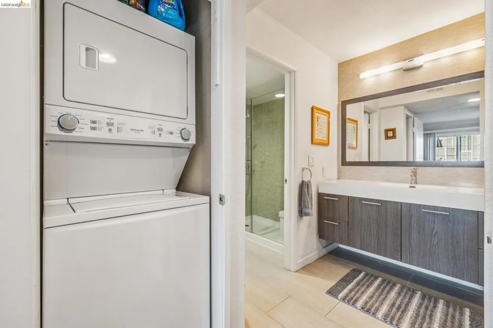440 Canyon Oaks Dr #D Oakland, CA 94605