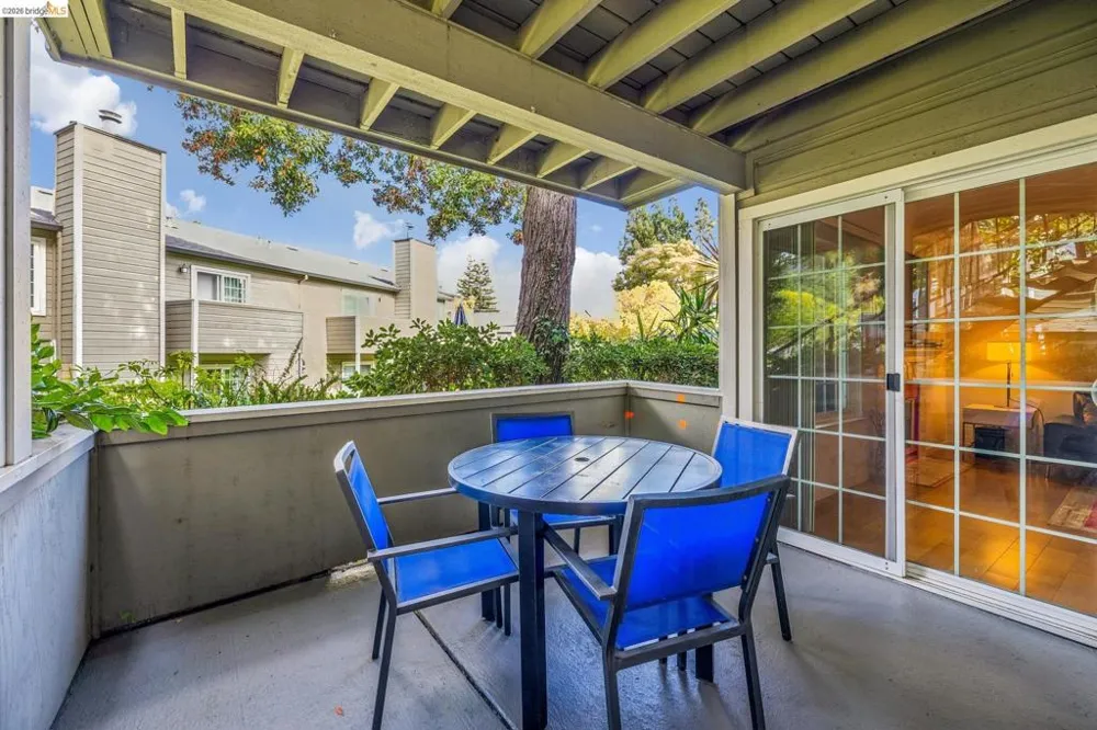 440 Canyon Oaks Dr #D Oakland, CA 94605
