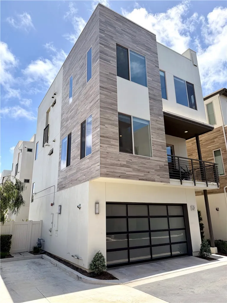 52 Ebb Tide Newport Beach, CA 92663