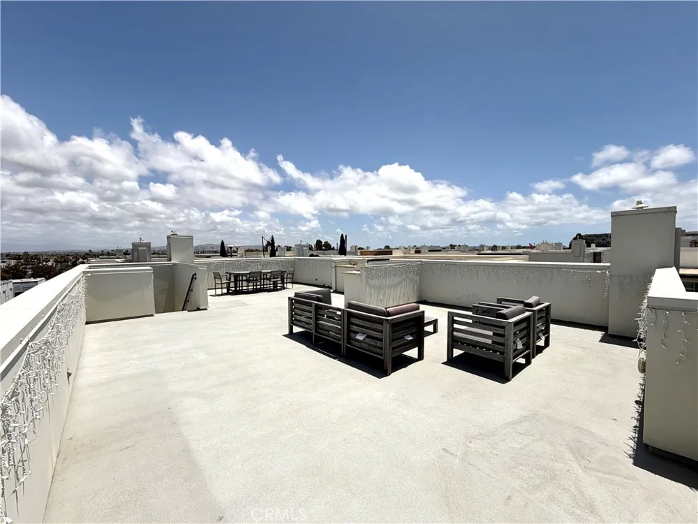 52 Ebb Tide Newport Beach, CA 92663
