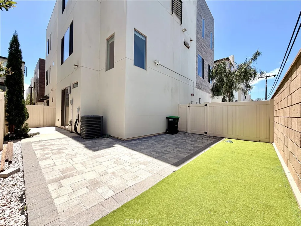 52 Ebb Tide Newport Beach, CA 92663