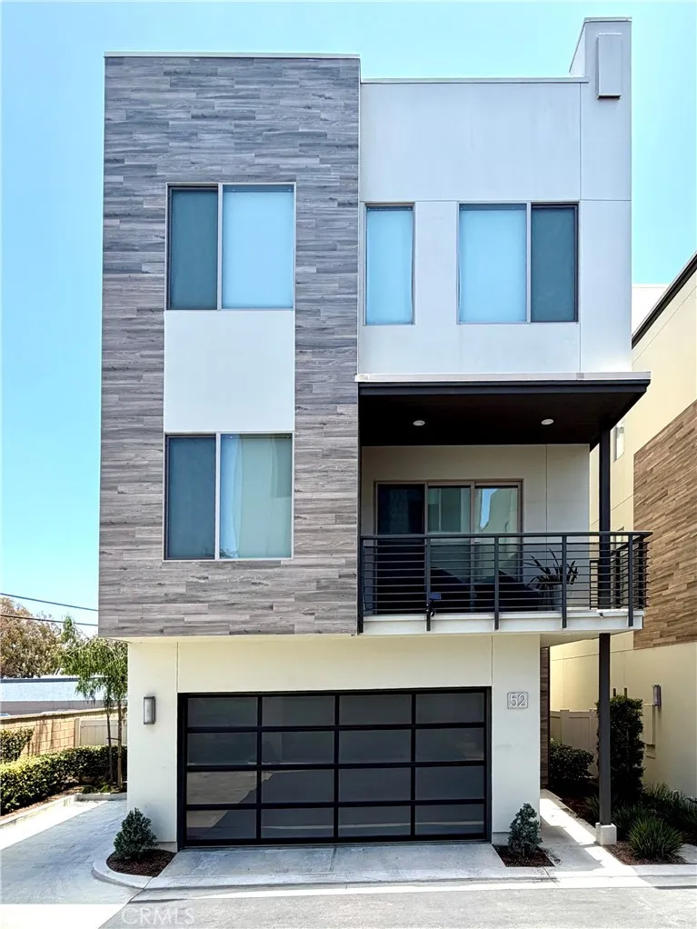 52 Ebb Tide Newport Beach, CA 92663