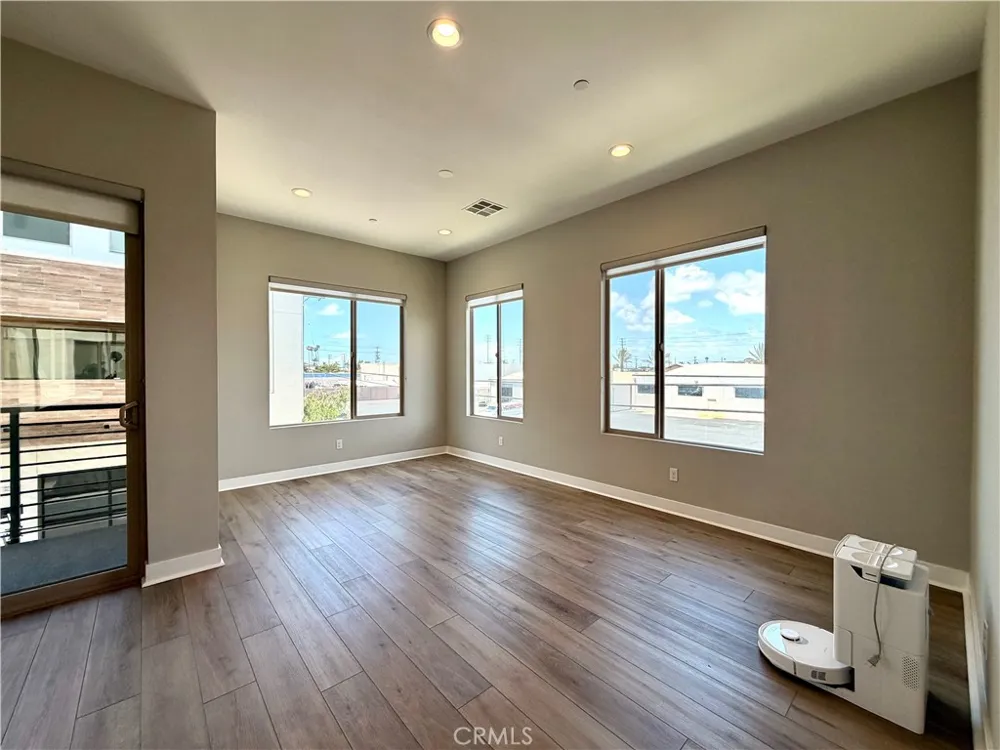 52 Ebb Tide Newport Beach, CA 92663