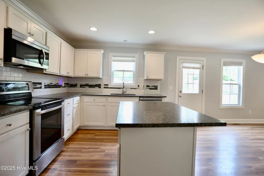 180 Lori Lane Aberdeen, NC 28315