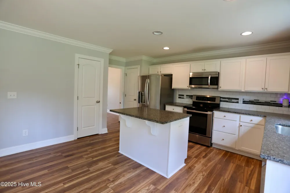 180 Lori Lane Aberdeen, NC 28315