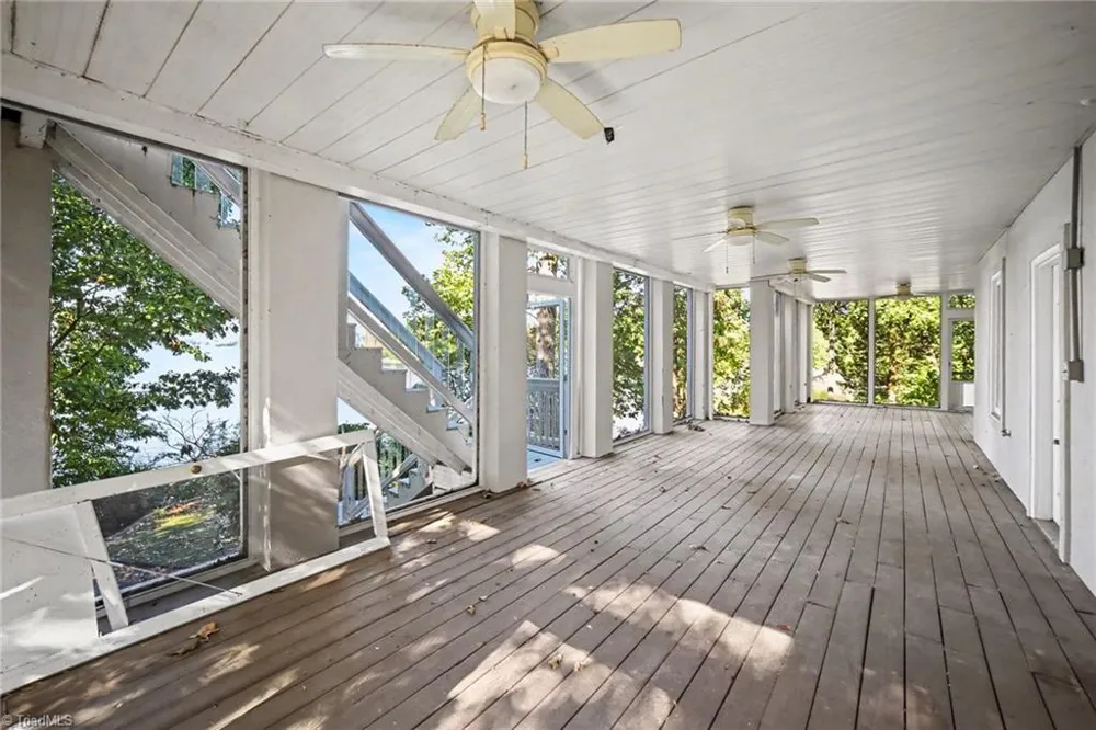 16101 Whitesail Drive Charlotte, NC 28278