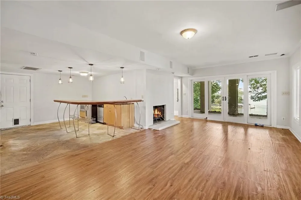 16101 Whitesail Drive Charlotte, NC 28278