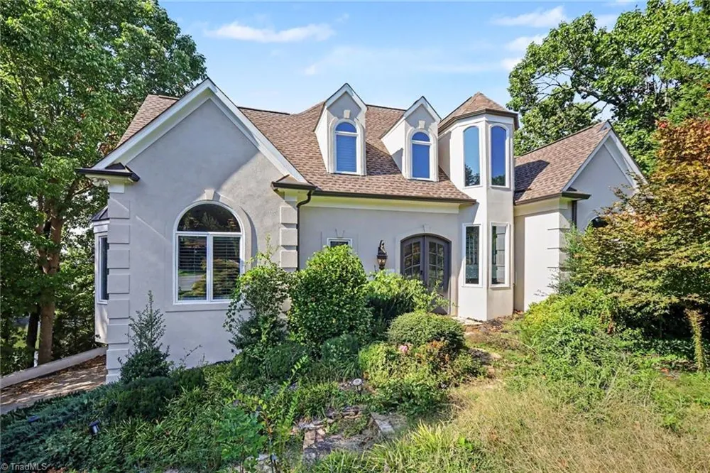 16101 Whitesail Drive Charlotte, NC 28278