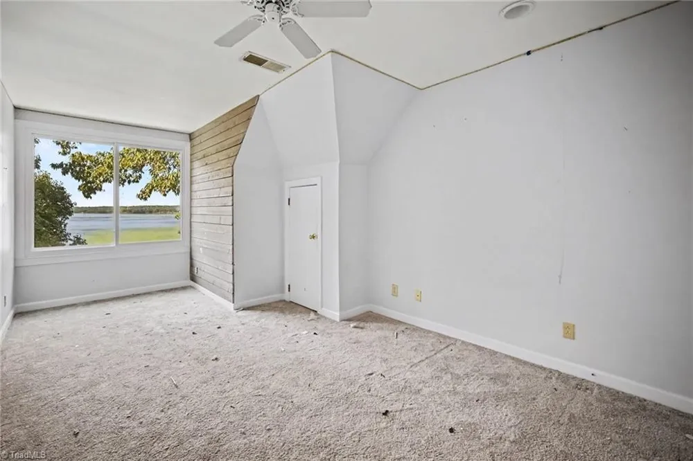 16101 Whitesail Drive Charlotte, NC 28278