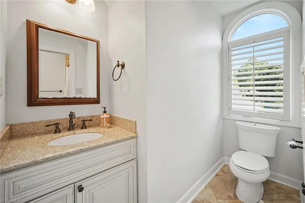 16101 Whitesail Drive Charlotte, NC 28278