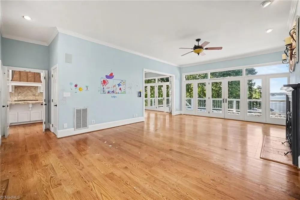 16101 Whitesail Drive Charlotte, NC 28278