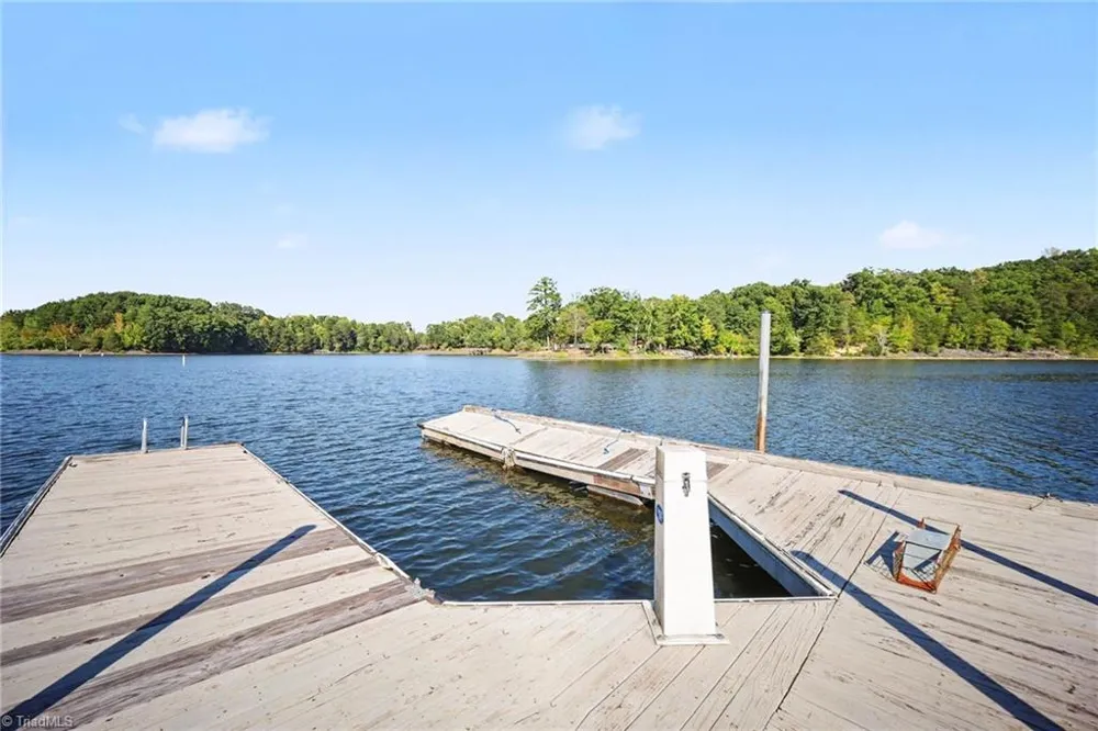 16101 Whitesail Drive Charlotte, NC 28278