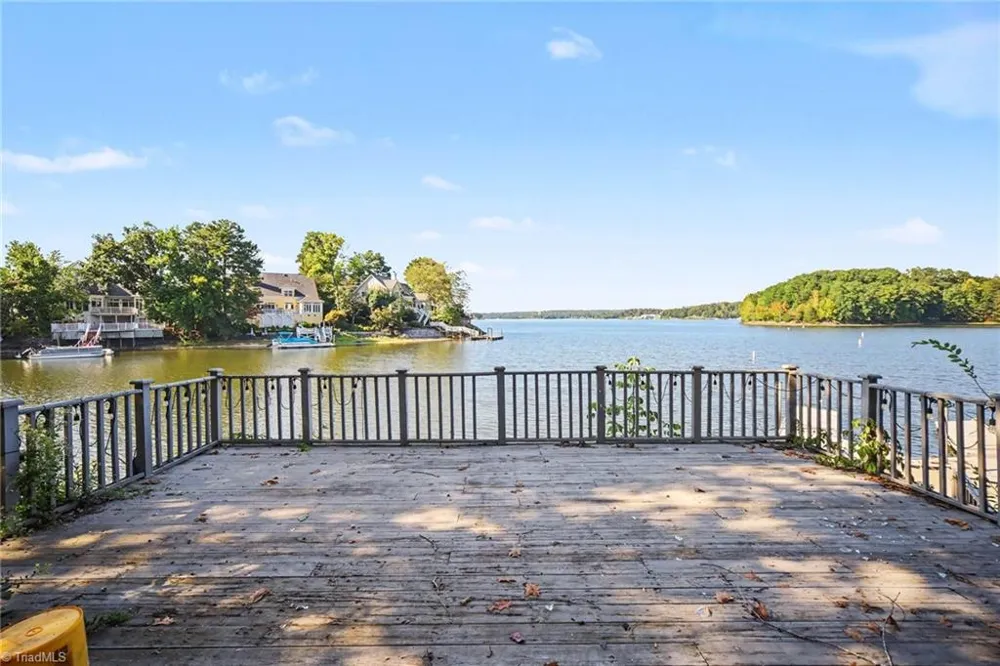 16101 Whitesail Drive Charlotte, NC 28278