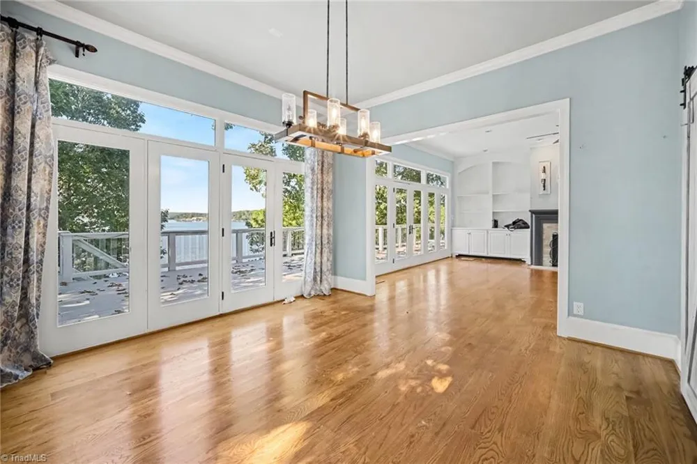 16101 Whitesail Drive Charlotte, NC 28278