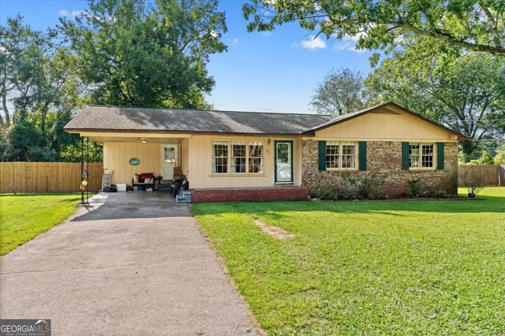 123 Donna ST SW Calhoun, GA 30701
